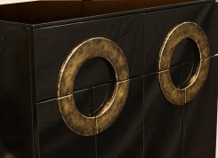 Skänk Witney Svart (svart glastopp) 80x45x79cm